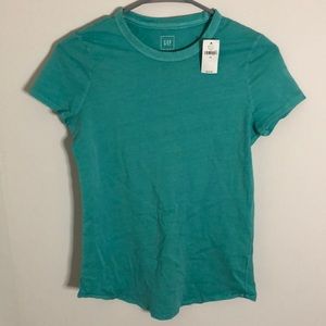 NWT Gap t shirt